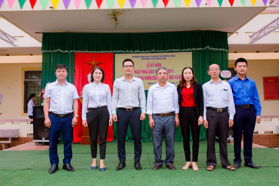 Ban ngành chúc mừng 20 11